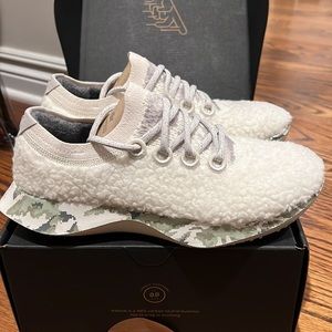 BNIB AllbirdsWool Dasher Fluff - Natural White (Cloud Pixel) - Size 9